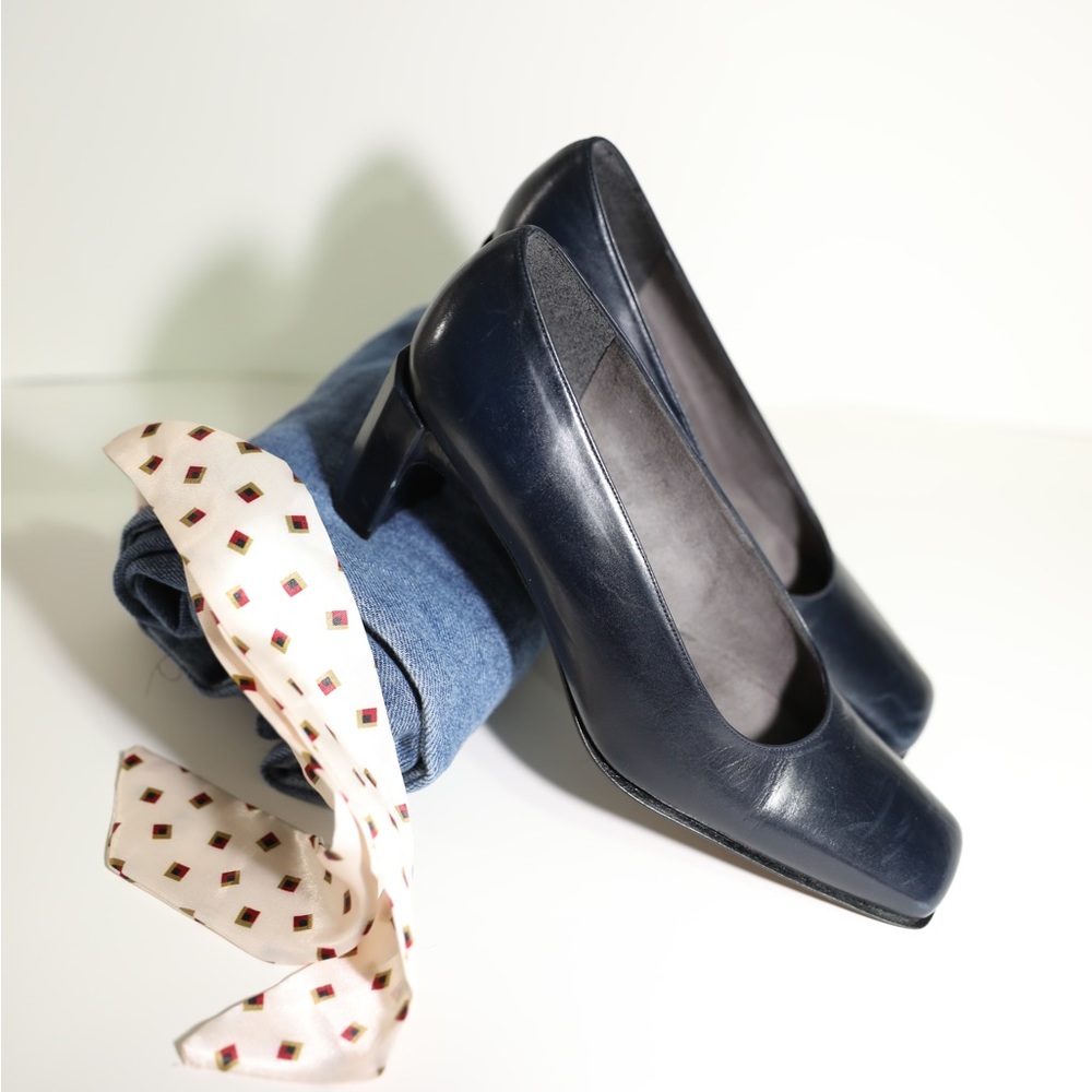 Vintage Navy Stuart Weitzman Square Toe Block Heel